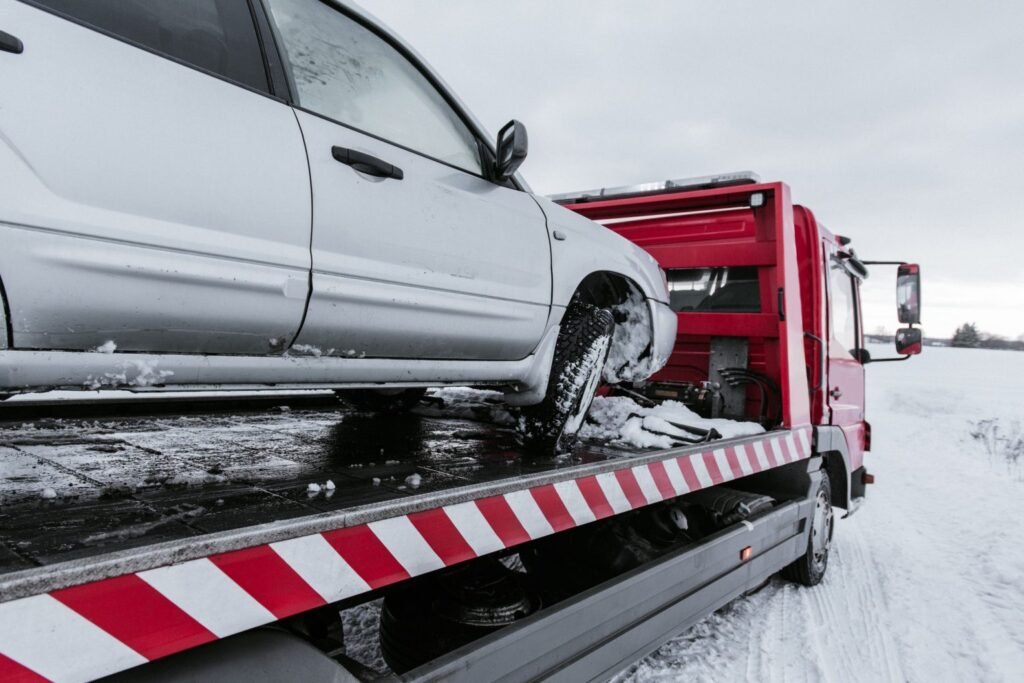 Why Flatbed Tow Truck Service is a Better Option?